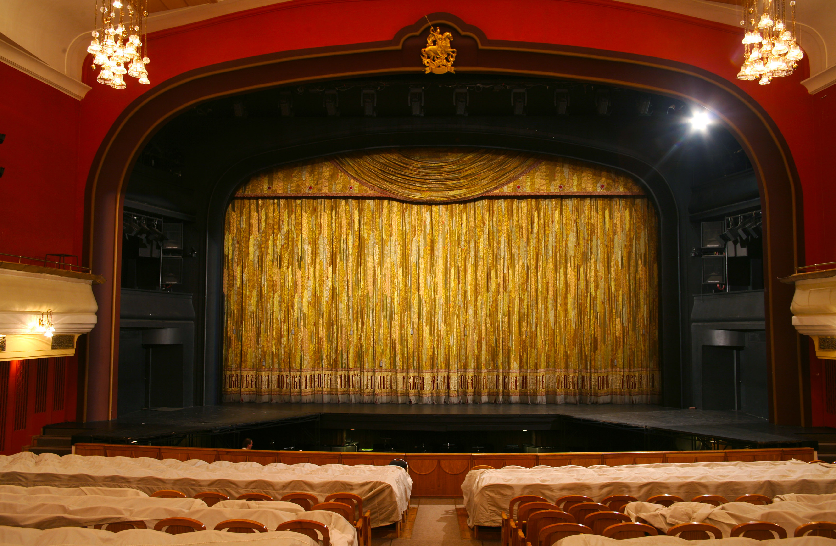 Театр новая опера